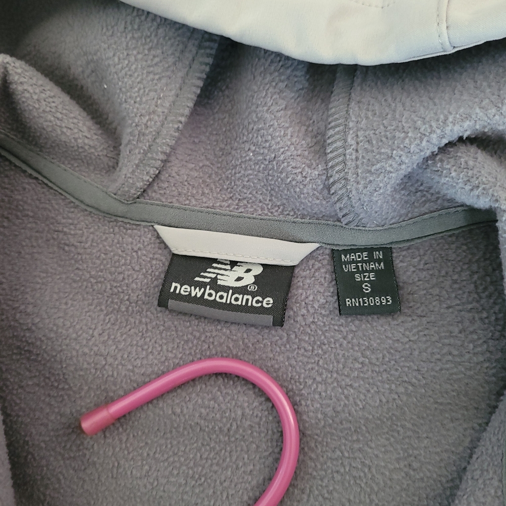 New Balance Women's Light Gray Hooded- Reflective- Jacket - Picture 3 of 3